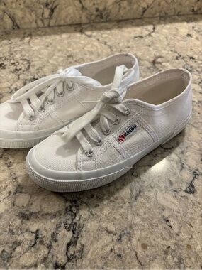 Brand new Superga women’s White Canvas Low-Top Sneakers